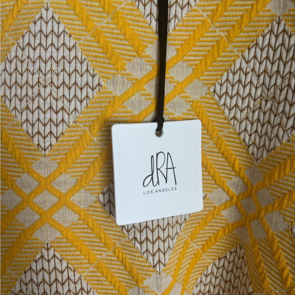 DRA Yellow and White  Dress - Picture 4 of 4